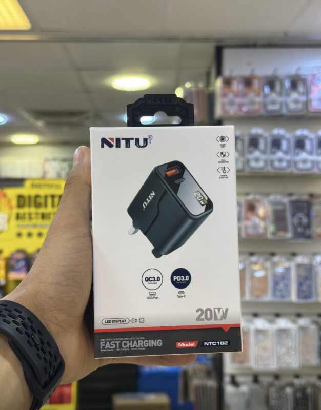 شاحن جداري نيتو NTC182 بقوة 20 واط وتقنية PD 3.0 مع شاشة LED