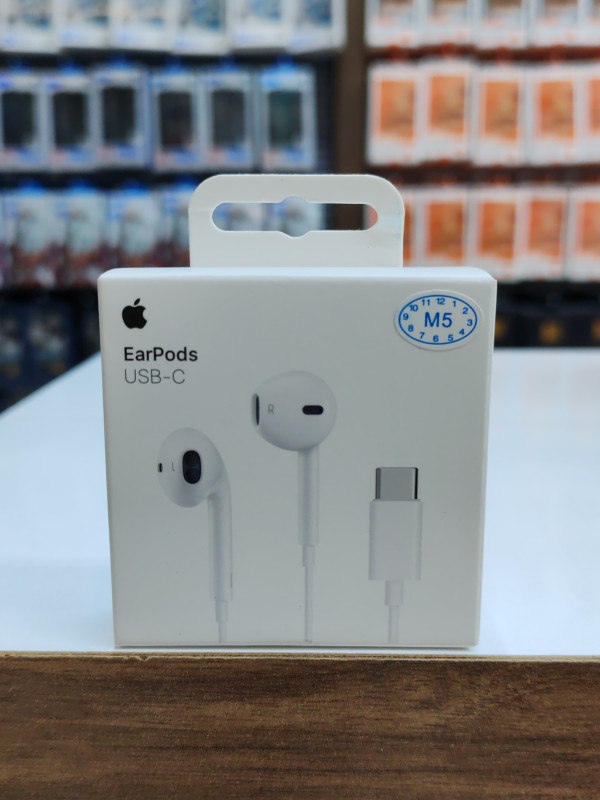 سماعات إيربودز سلكية أصلية بمنفذ USB-C للأيفون والأندرويد